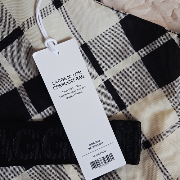 BAGGU Large Nylon Black and White Plaid Women's Bag - Picture 4 of 5
